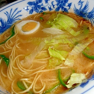 野菜みそラーメン　レタスピーマン入り